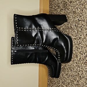 Vintage Y2K No Boundaries Stitched Boots